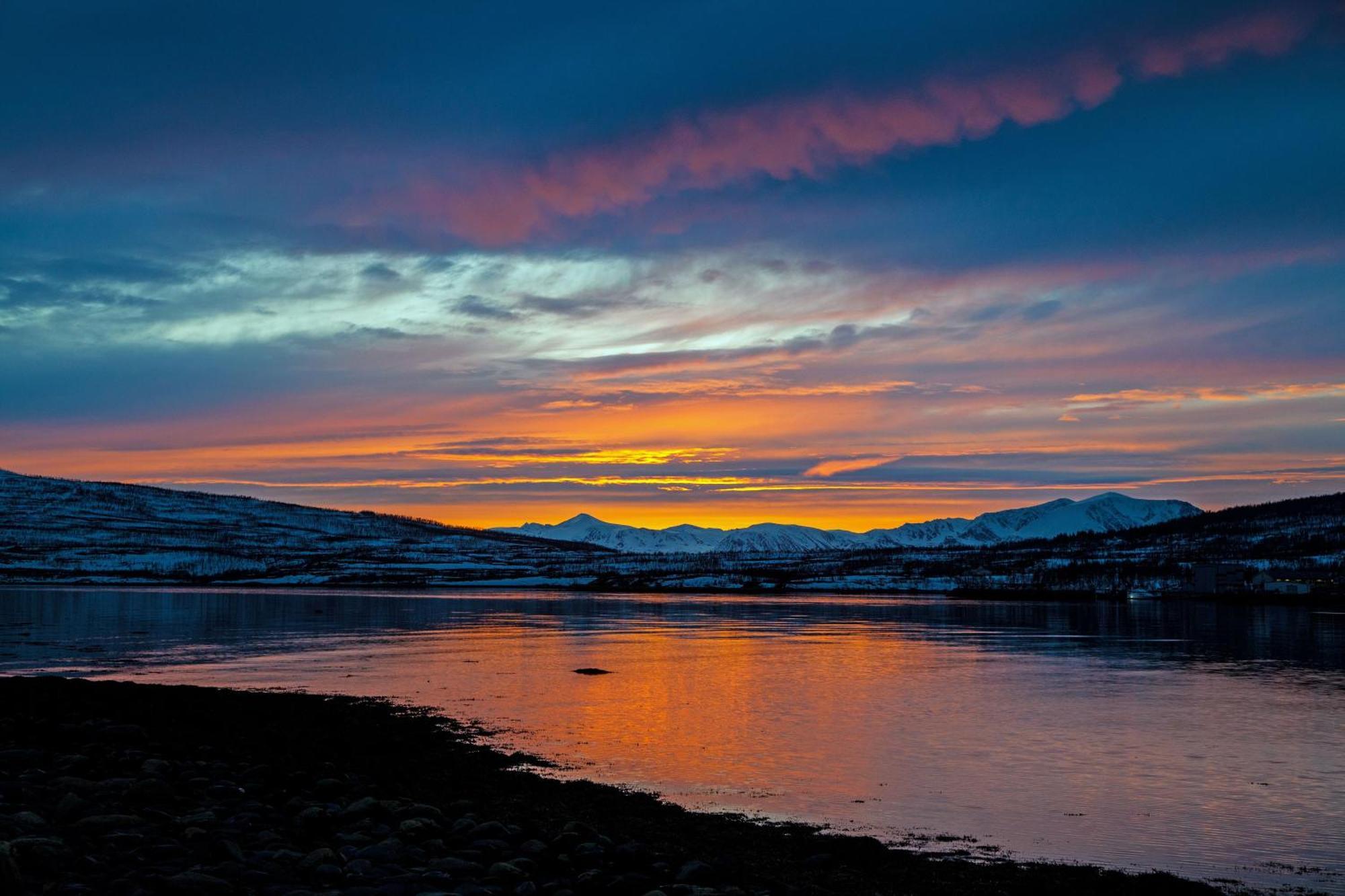 Lyngen Fjordcamp Vila Nord-Lenangen Exterior foto