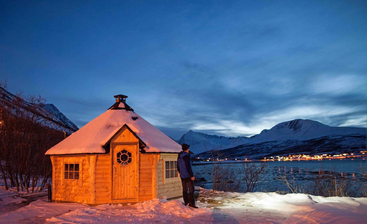 Lyngen Fjordcamp Vila Nord-Lenangen Exterior foto